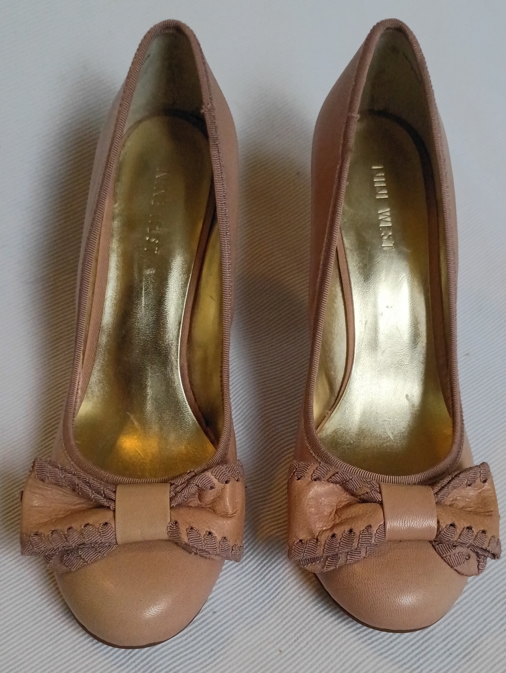 Nine West Women's Nude Bow Pump